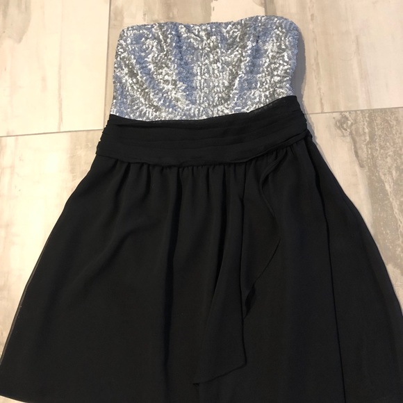 Express Strapless Sequin & Chiffon Dress Size 4 - Picture 2 of 3